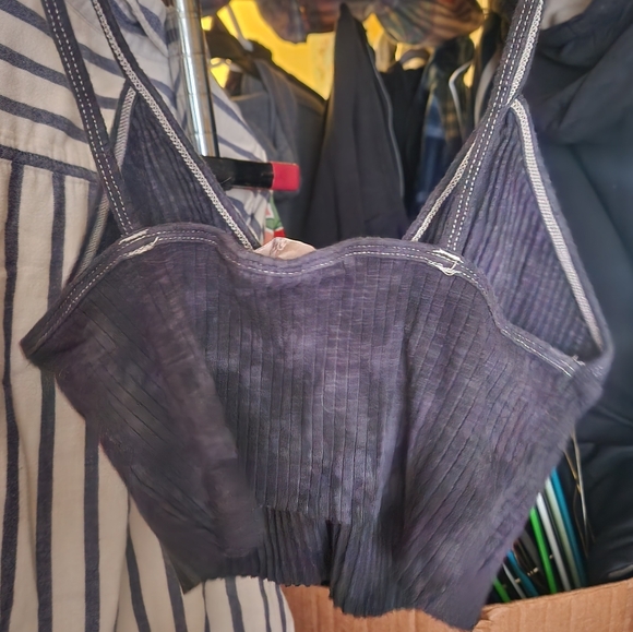 Halter top - Picture 3 of 3